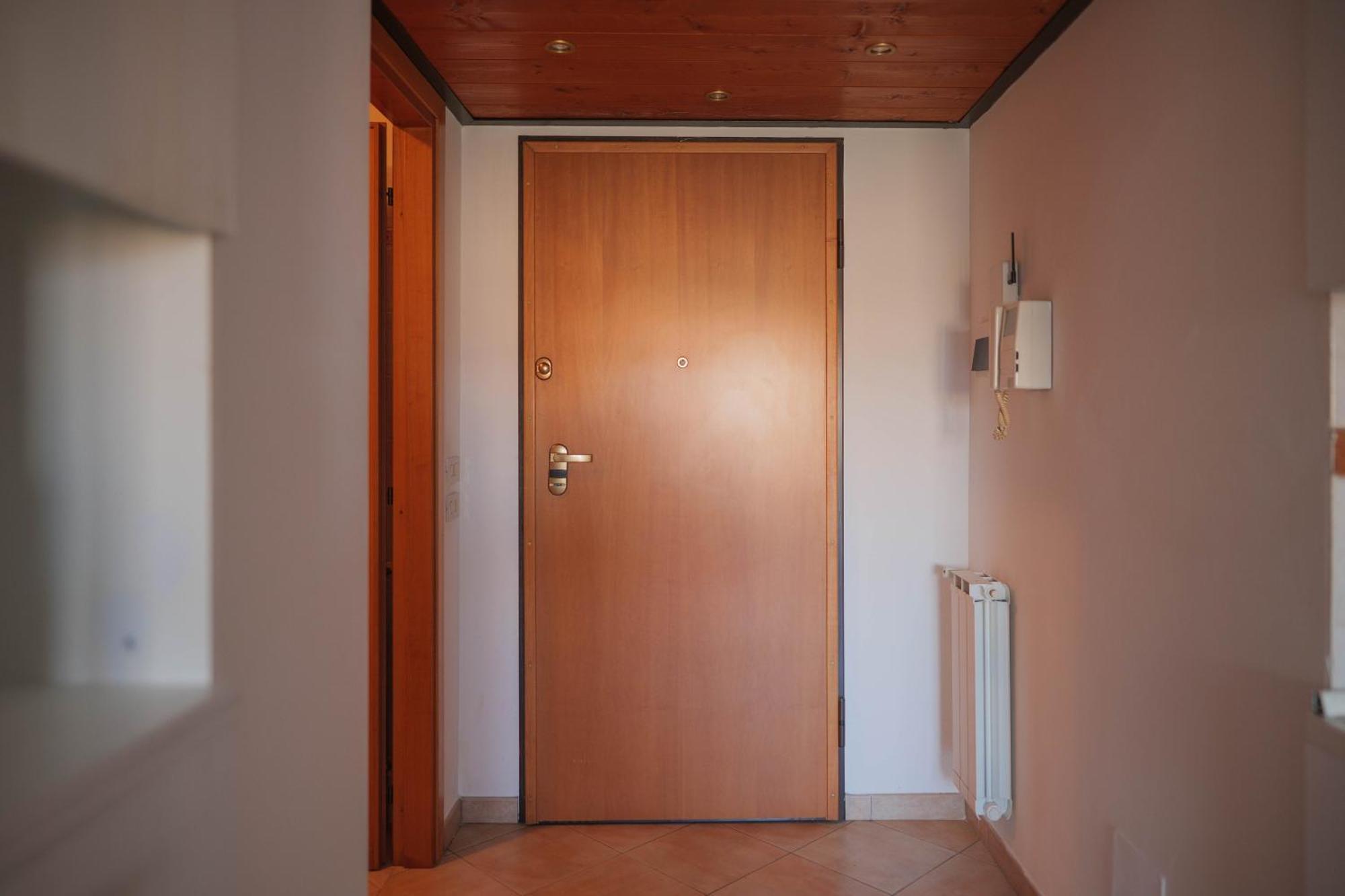 Casa Ghandi Vicino A Roma Con Box Auto E Wi-Fi Monterotondo  Bagian luar foto
